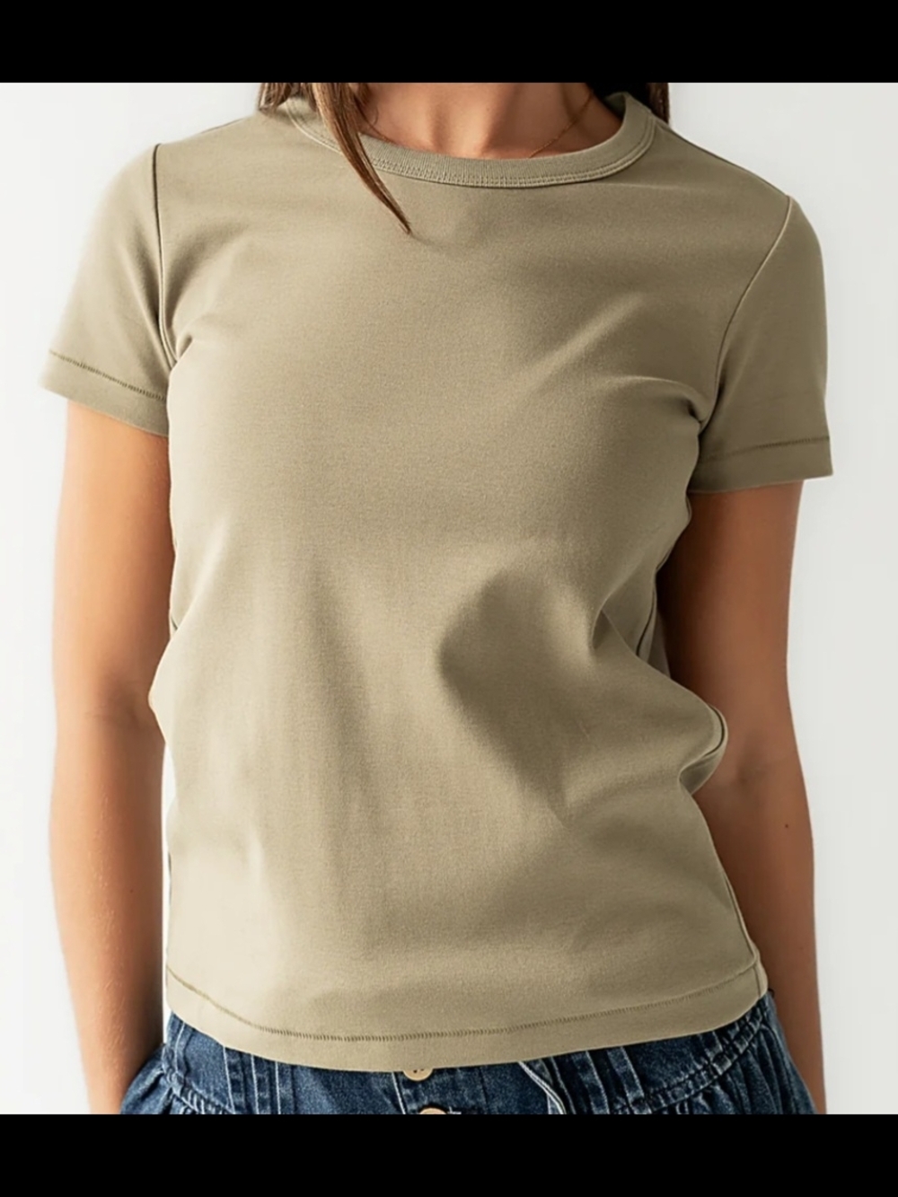 bohme Women's Short Sleeve Crewneck Tee in Olive